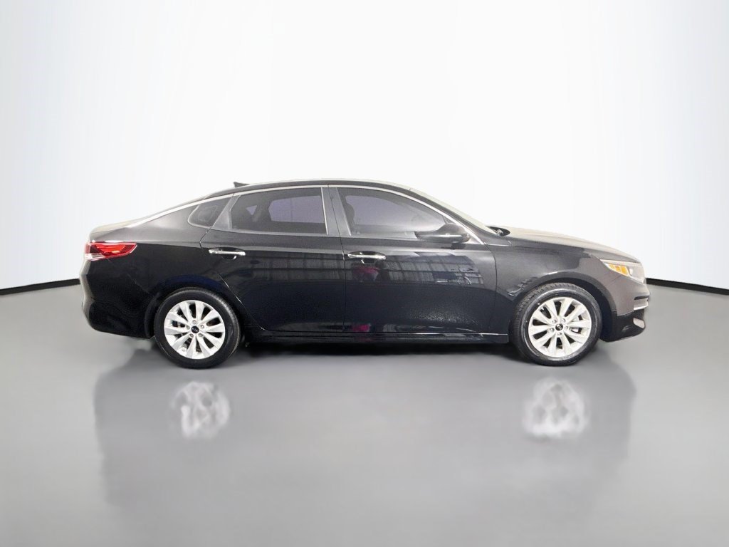 Used 2018 Kia Optima LX w/ 17" Alloy Wheels Package FWD image 11