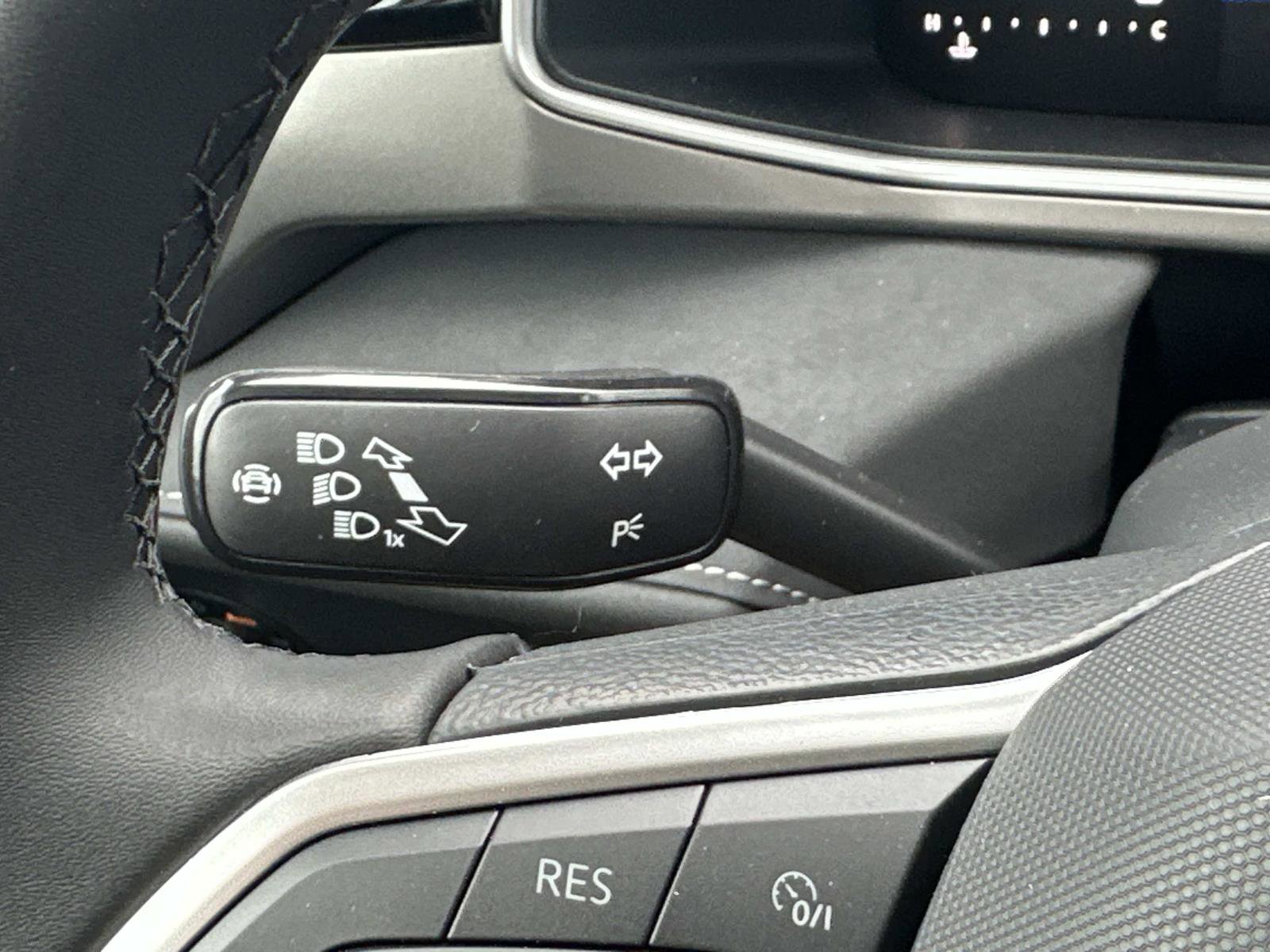 New 2026 Volkswagen Taos SE image 24