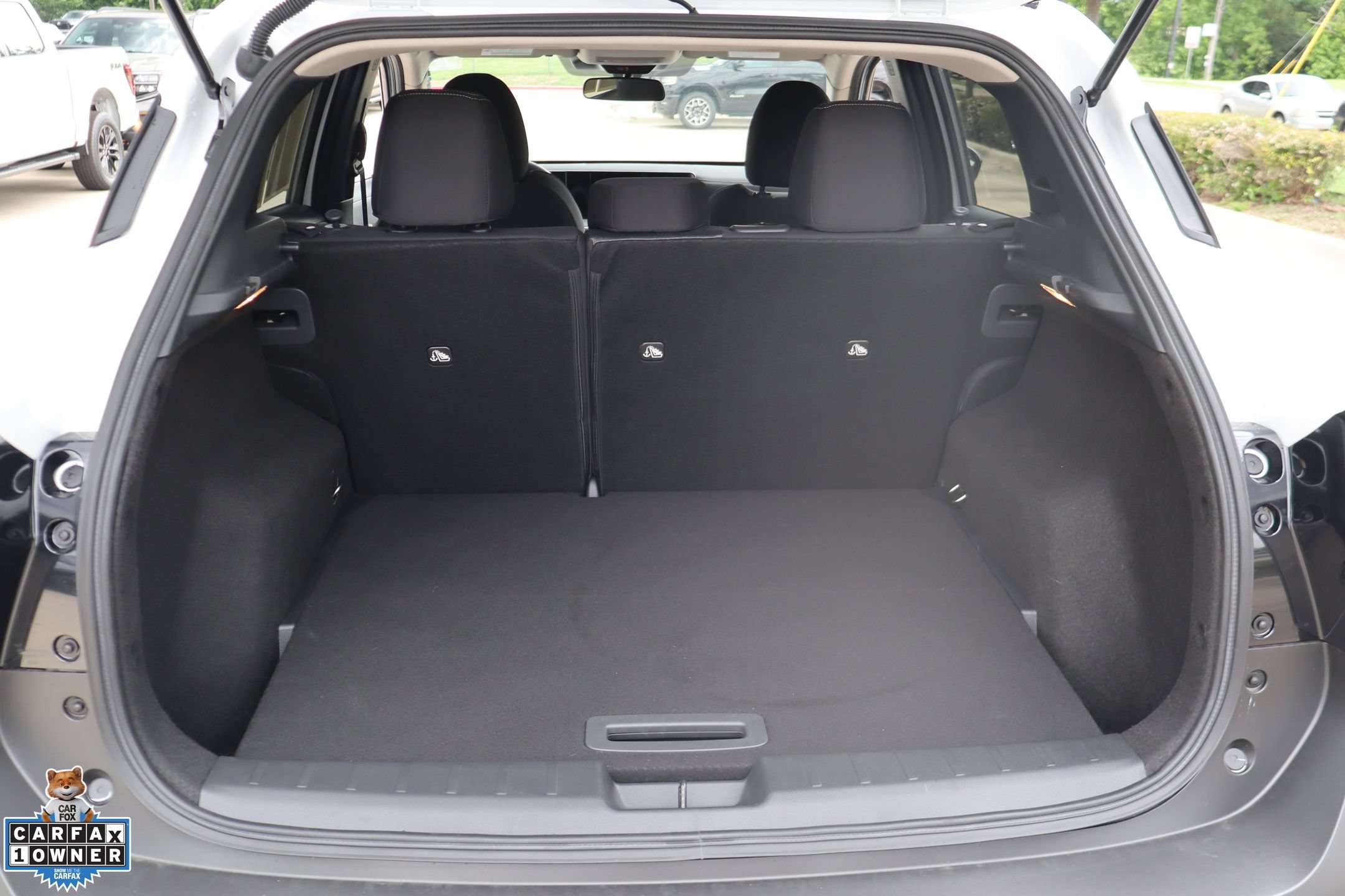 Used 2025 Nissan Kicks SV FWD image 27