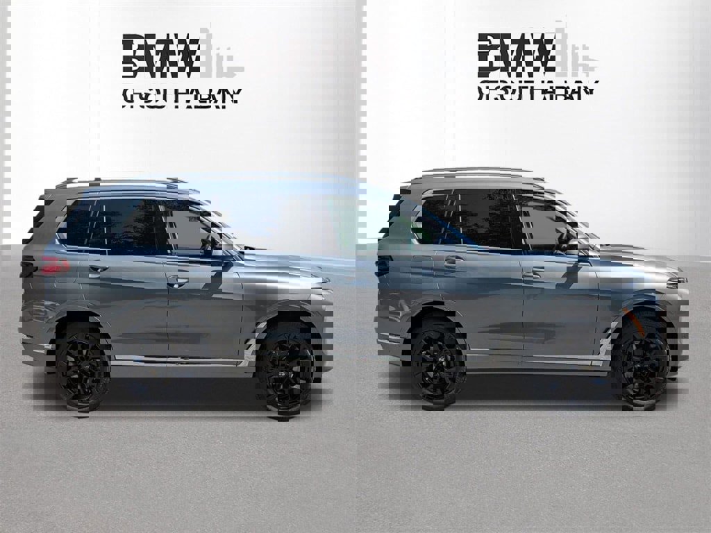 New 2026 BMW X7 xDrive40i w/ Premium Package image 3