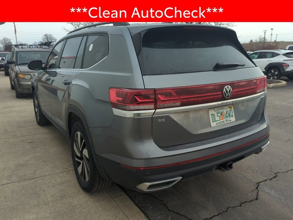 Used 2025 Volkswagen Atlas SE image 4