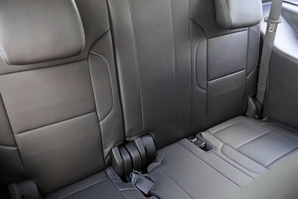 Certified 2018 GMC Yukon SLT w/ Open Road Package AWD/4WD image 31