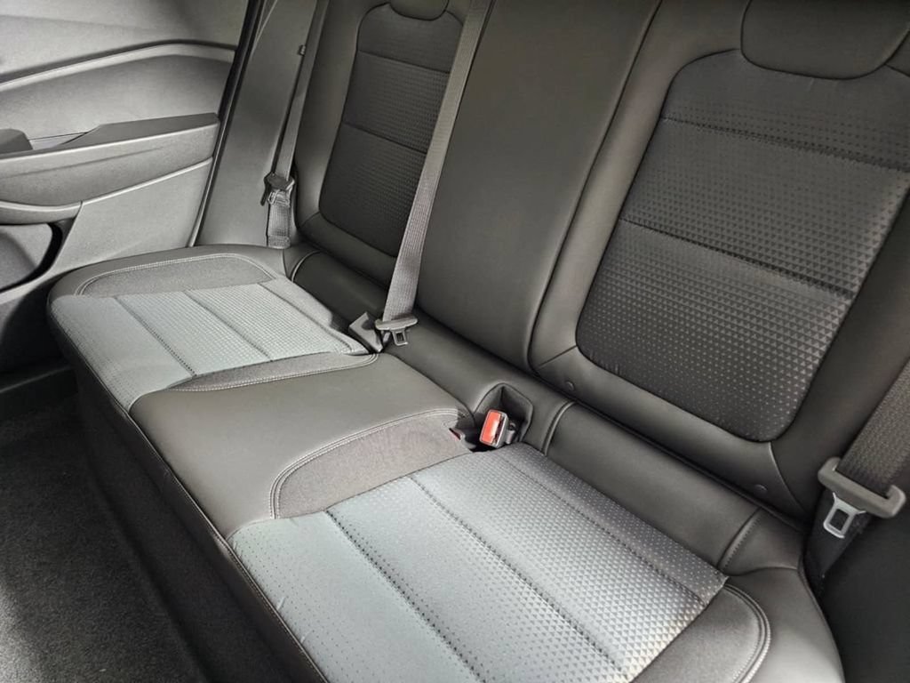 New 2026 Chevrolet Trax LT w/ LT Convenience Package FWD image 19
