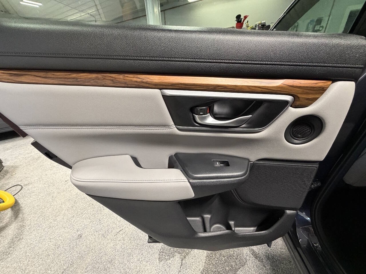 Used 2017 Honda CR-V EX-L image 19