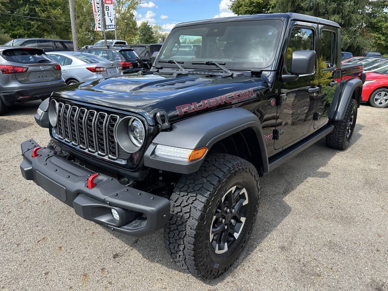 Used 2025 Jeep Gladiator Rubicon w/ Convenience Group AWD/4WD image 2