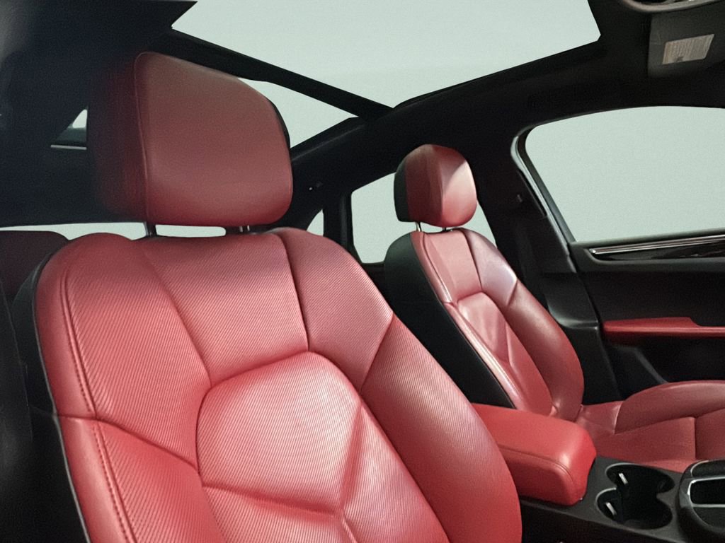 Used 2018 Porsche Macan S image 17