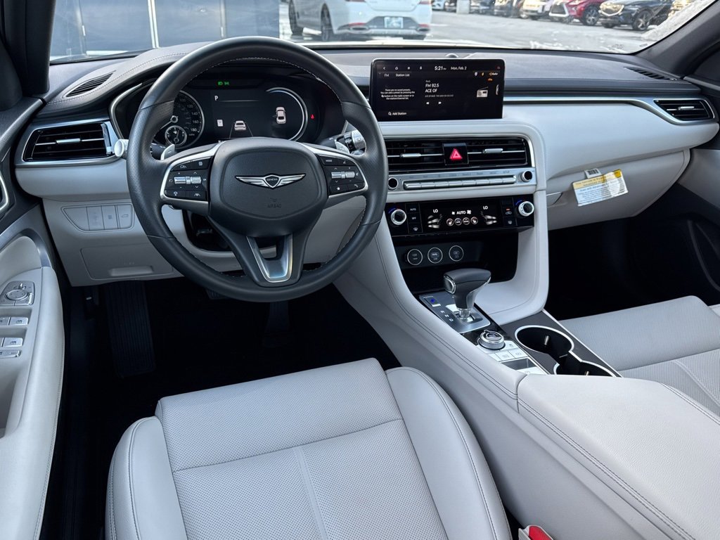 Used 2025 Genesis G70 2.5T image 7