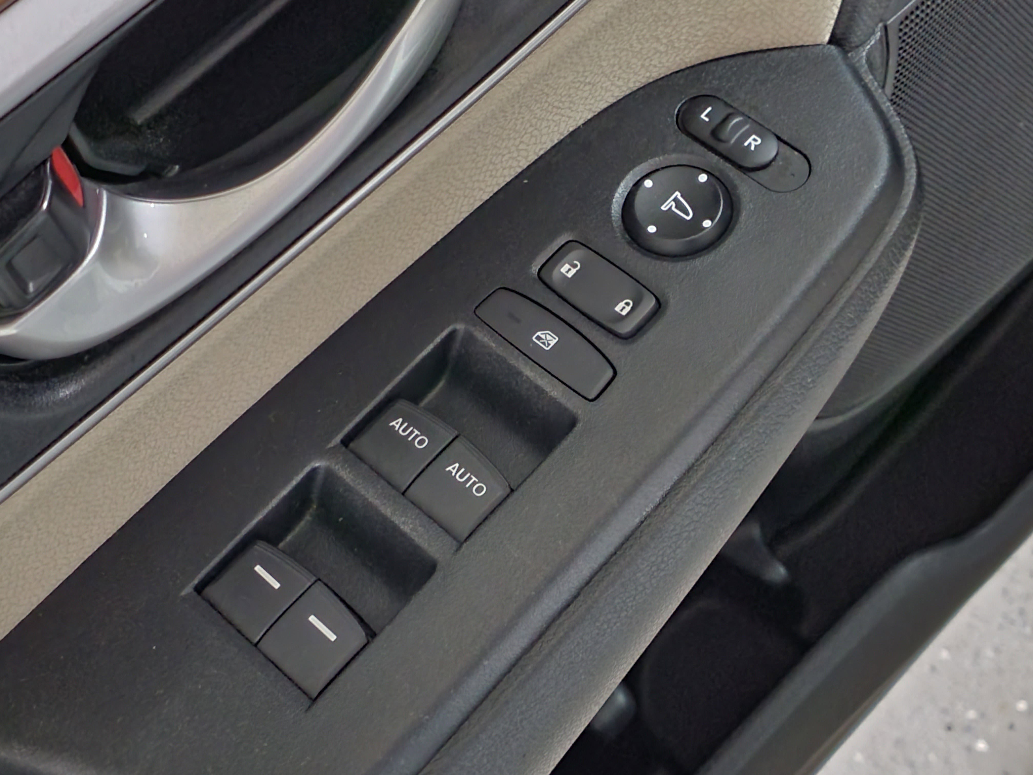 Used 2018 Honda CR-V EX image 23
