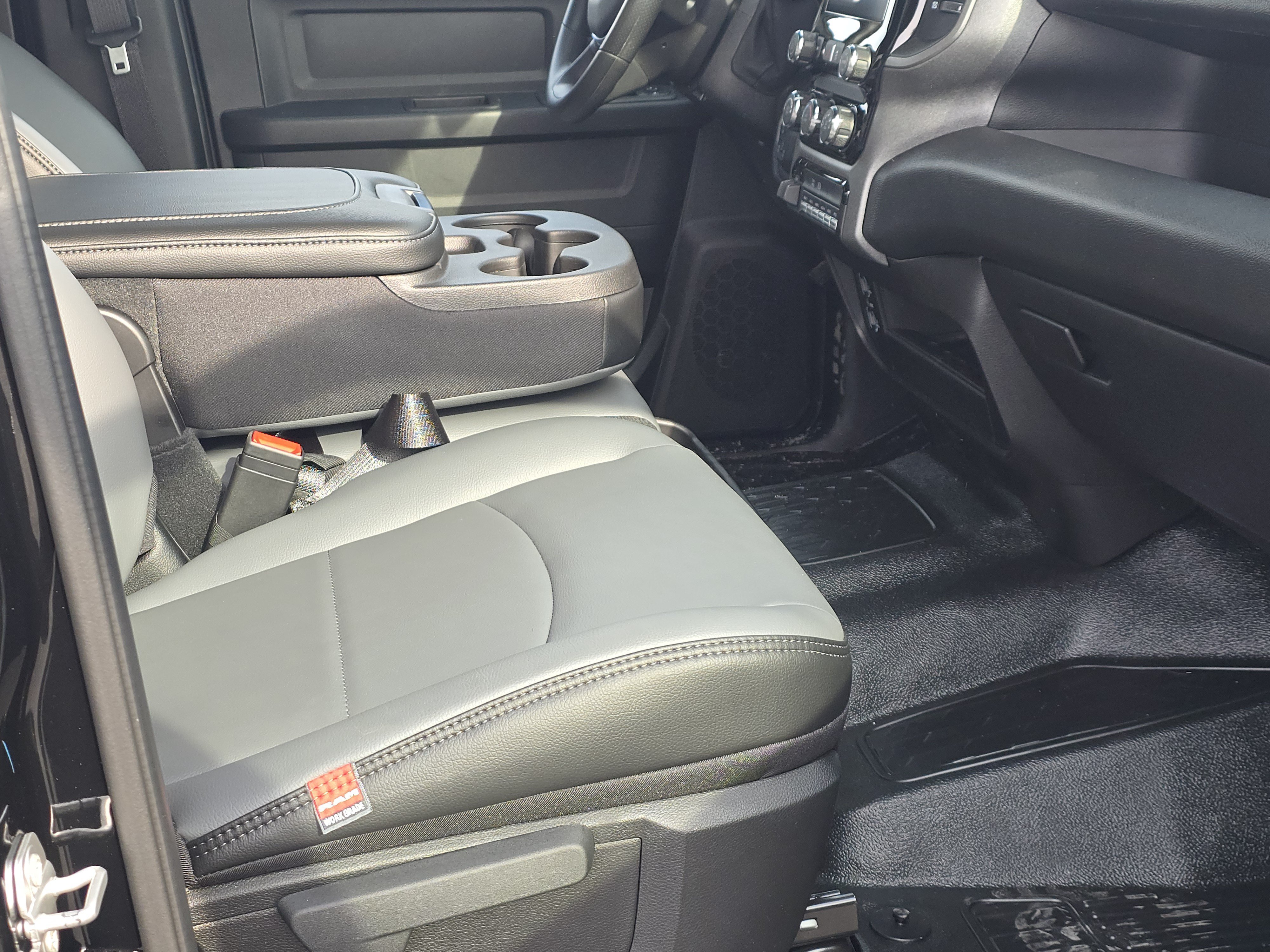 New 2026 RAM 5500 Tradesman w/ Chrome Appearance Group AWD/4WD image 23