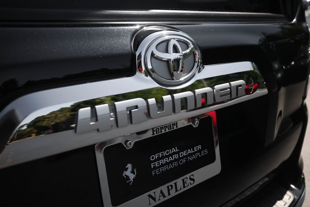 Used 2018 Toyota 4Runner Limited AWD/4WD image 19