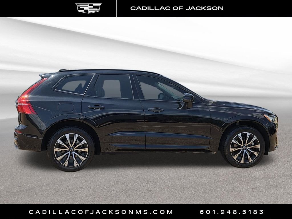 Used 2025 Volvo XC60 B5 Plus AWD/4WD image 4