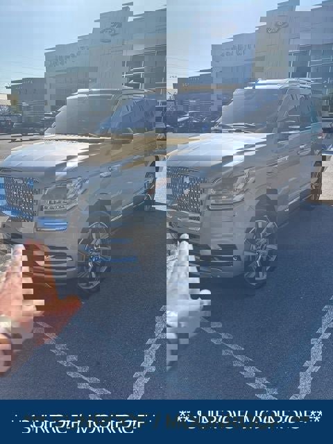 Used 2019 Lincoln Navigator L Reserve AWD/4WD image 3