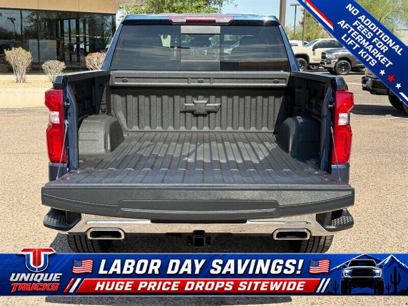 Used 2023 Chevrolet Silverado 1500 LTZ w/ LTZ Convenience Package II AWD/4WD image 9