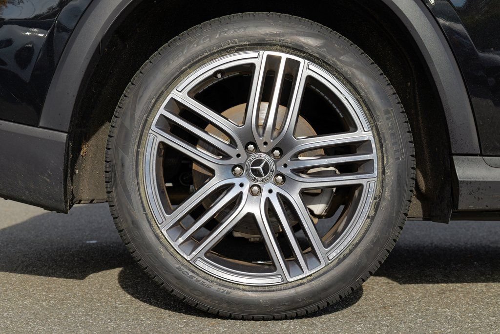 Used 2025 Mercedes-Benz GLS 450 4MATIC image 13