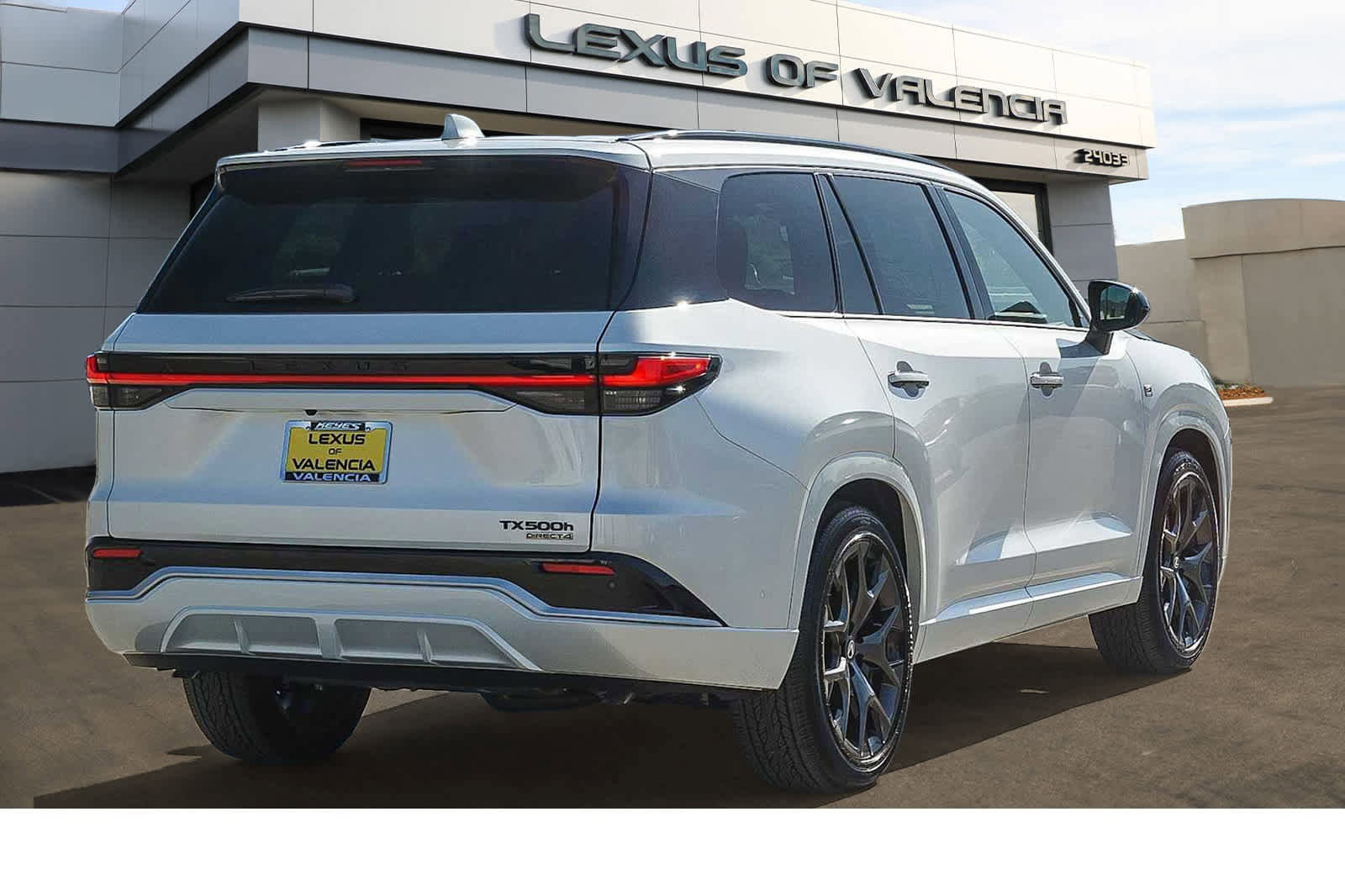 New 2026 Lexus TX 500h AWD image 4