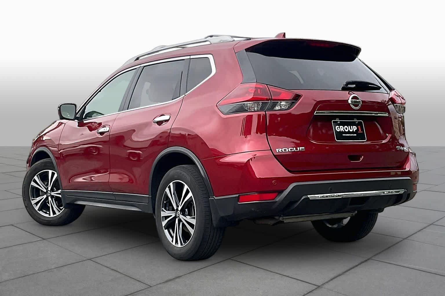 Used 2020 Nissan Rogue SV w/ Sun & Sound Touring Package AWD/4WD image 11