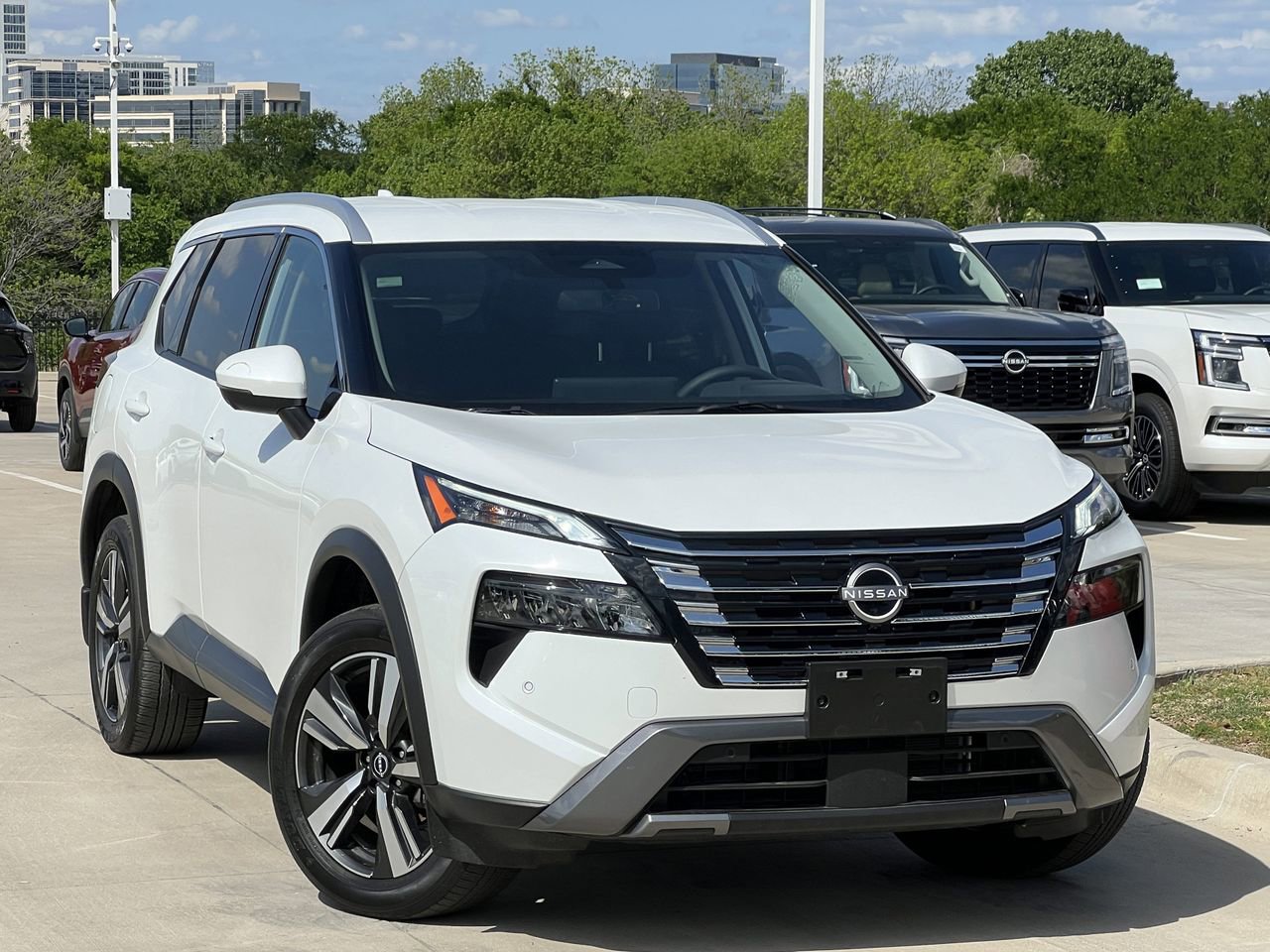 Certified 2025 Nissan Rogue SL image 2