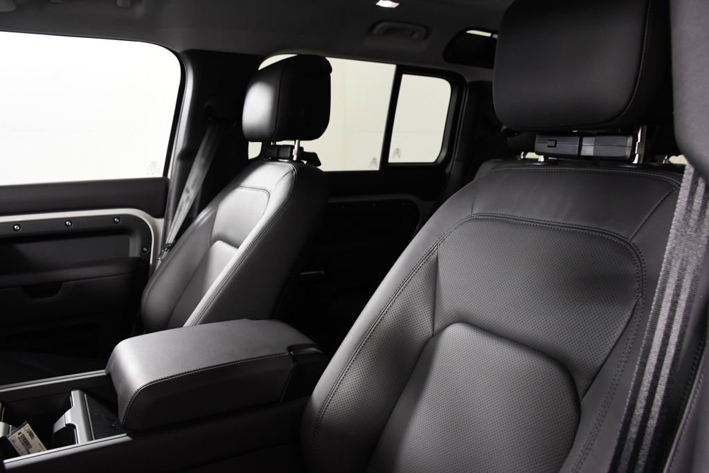 New 2026 Land Rover Defender 110 X-Dynamic SE AWD/4WD image 16
