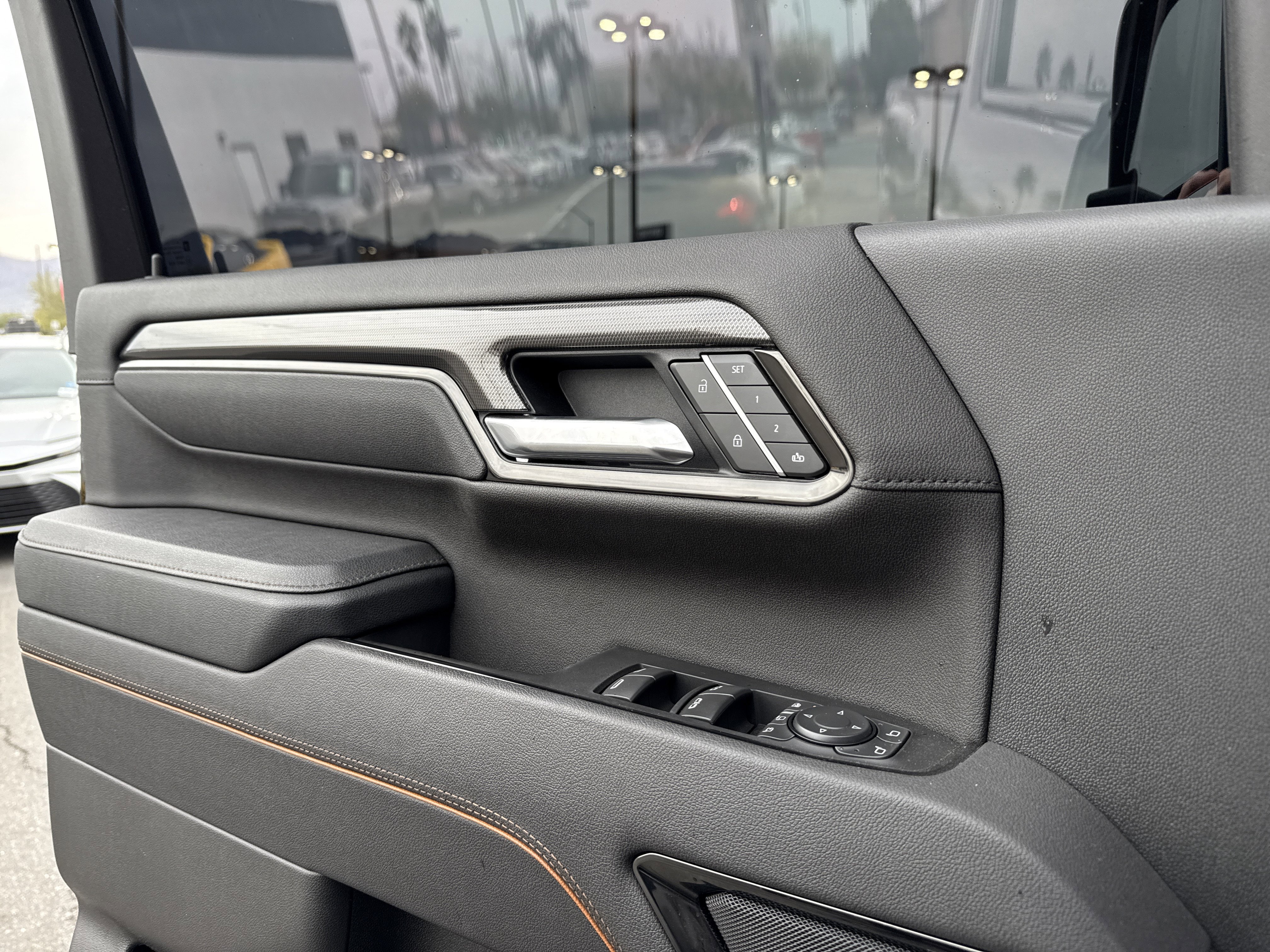 Used 2025 GMC Sierra 2500 AT4 w/ AT4 Premium Plus Package image 14