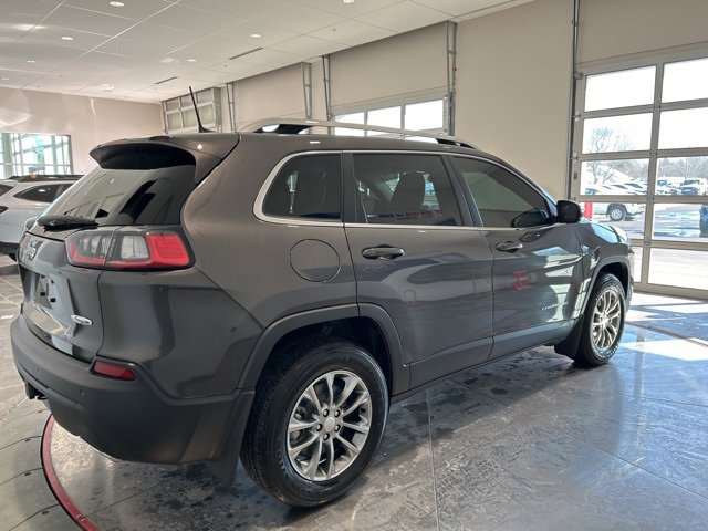 Used 2019 Jeep Cherokee Latitude Plus w/ Cold Weather Group image 7