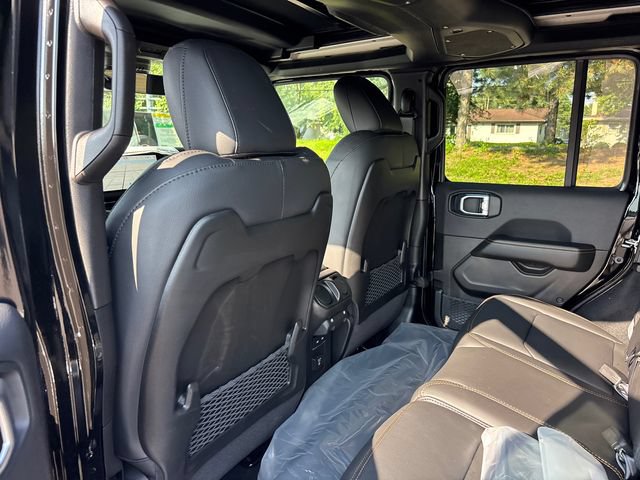 New 2027 Jeep Wrangler Unlimited Sahara AWD/4WD image 9