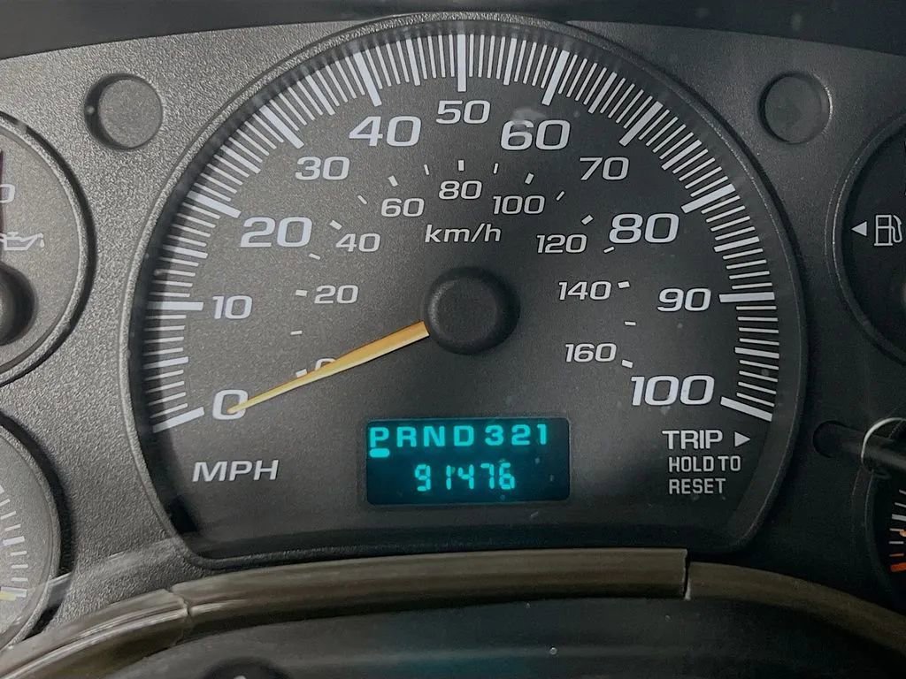 Used 2004 GMC Savana 1500 w/ Preferred Equipment Group image 13