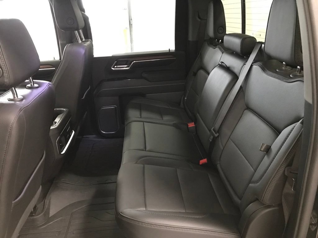 Used 2024 GMC Sierra 3500 Denali w/ Denali Reserve Package AWD/4WD image 11