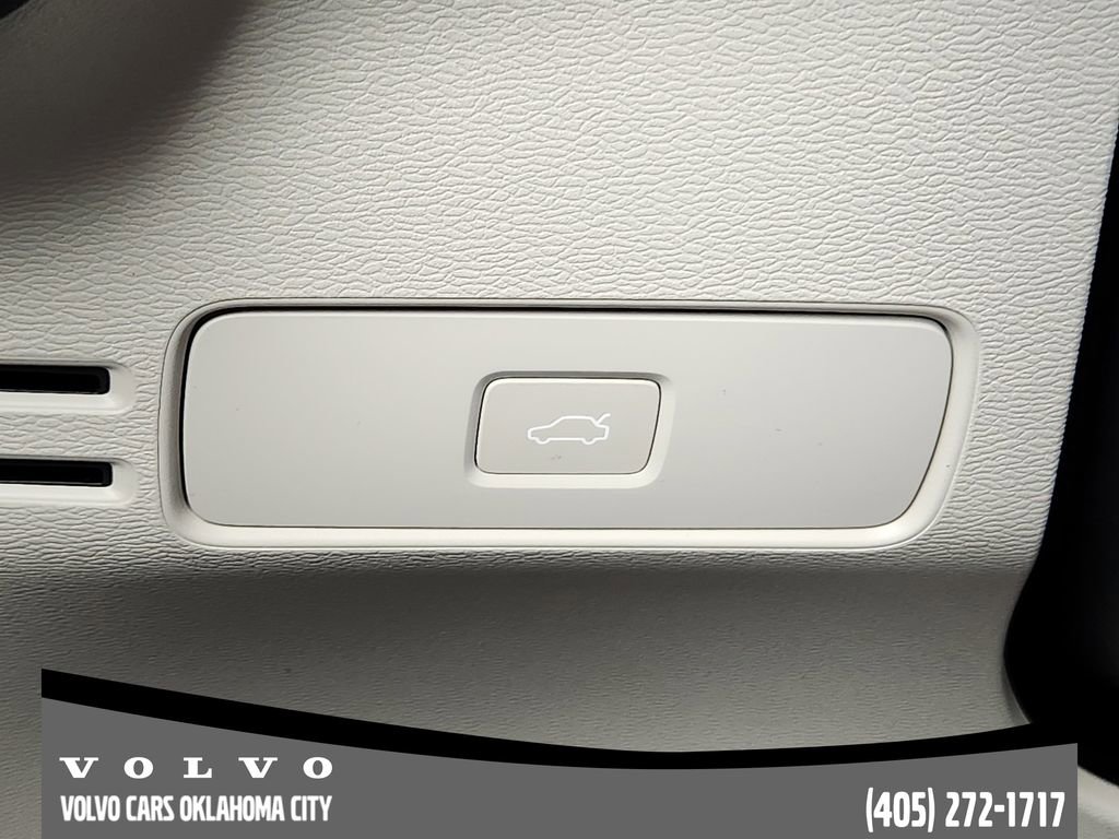 New 2026 Volvo XC40 B5 Plus w/ Protection Package Premier image 21