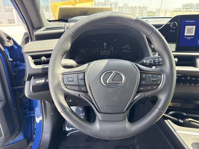 Used 2025 Lexus UX 300h FWD w/ Accessory Package (Z2) image 14
