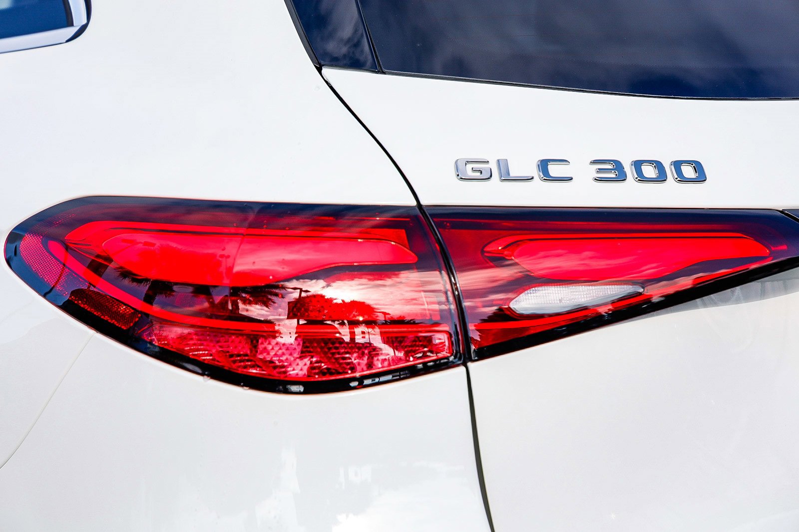 Certified 2025 Mercedes-Benz GLC 300 image 8