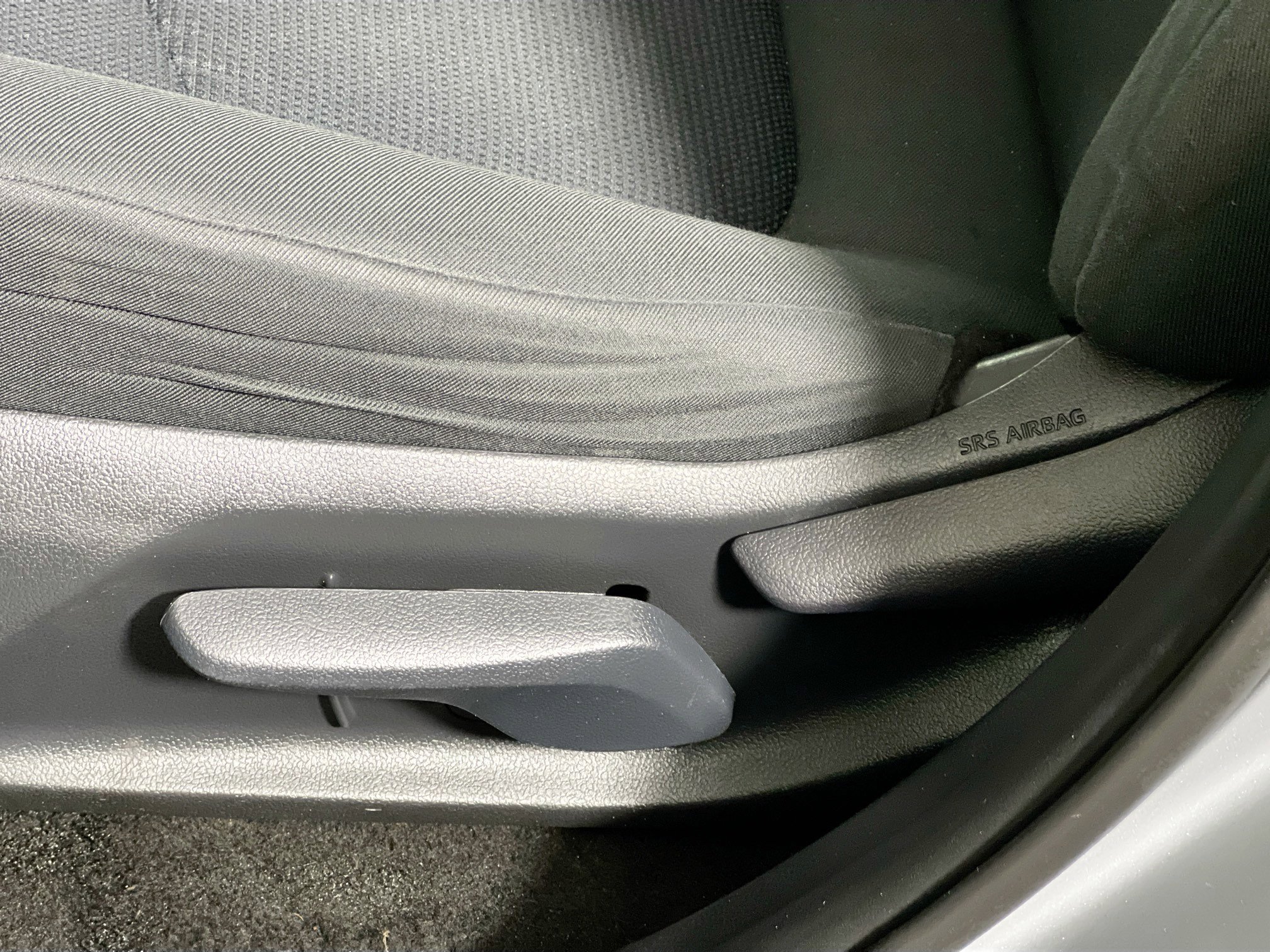 Used 2019 Toyota RAV4 LE image 15