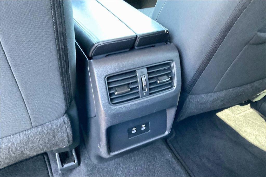 Used 2025 Nissan Rogue SV image 11