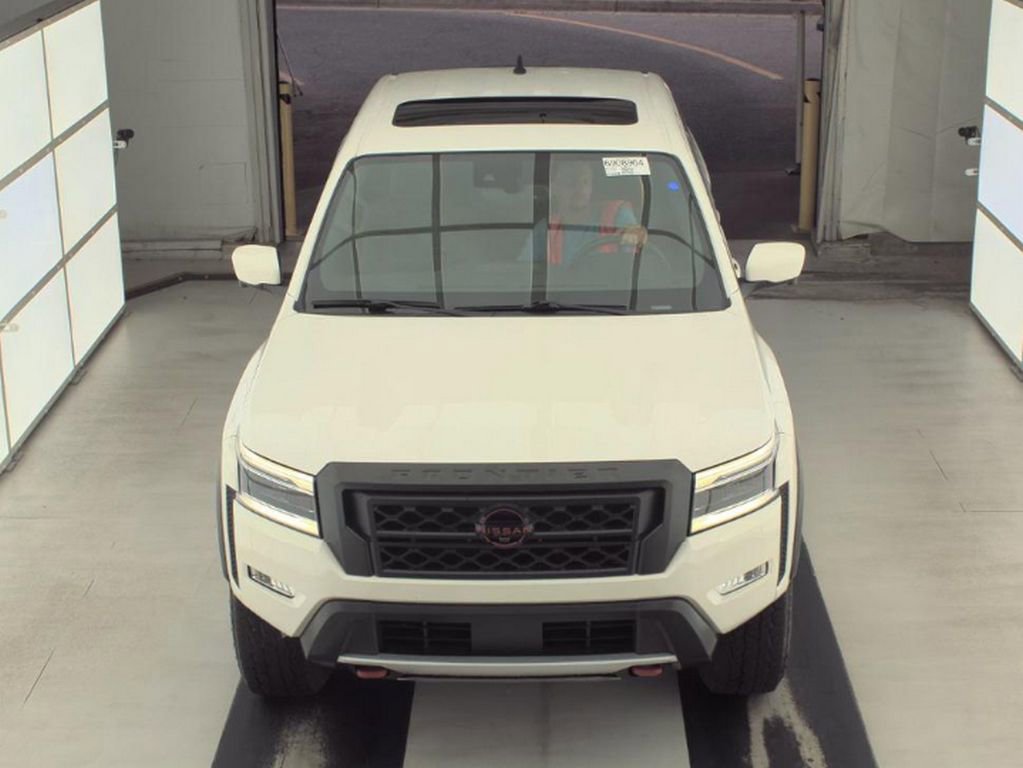 Used 2022 Nissan Frontier PRO-4X w/ Pro-4X Premium Package AWD/4WD image 2