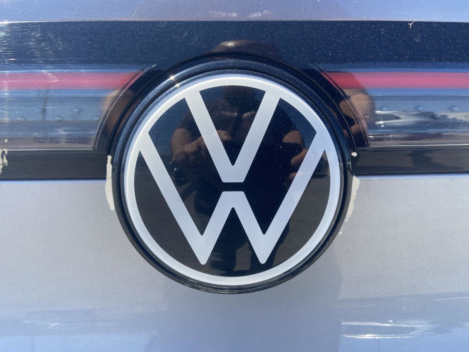 Used 2023 Volkswagen ID.4 Pro S AWD/4WD image 33