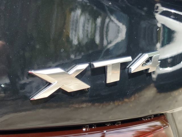 Used 2024 Cadillac XT4 Luxury FWD image 8