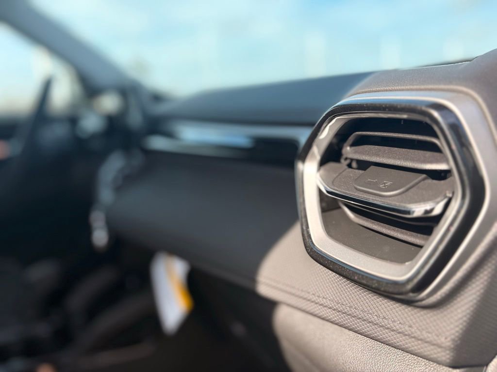 New 2026 Chevrolet TrailBlazer LT image 16