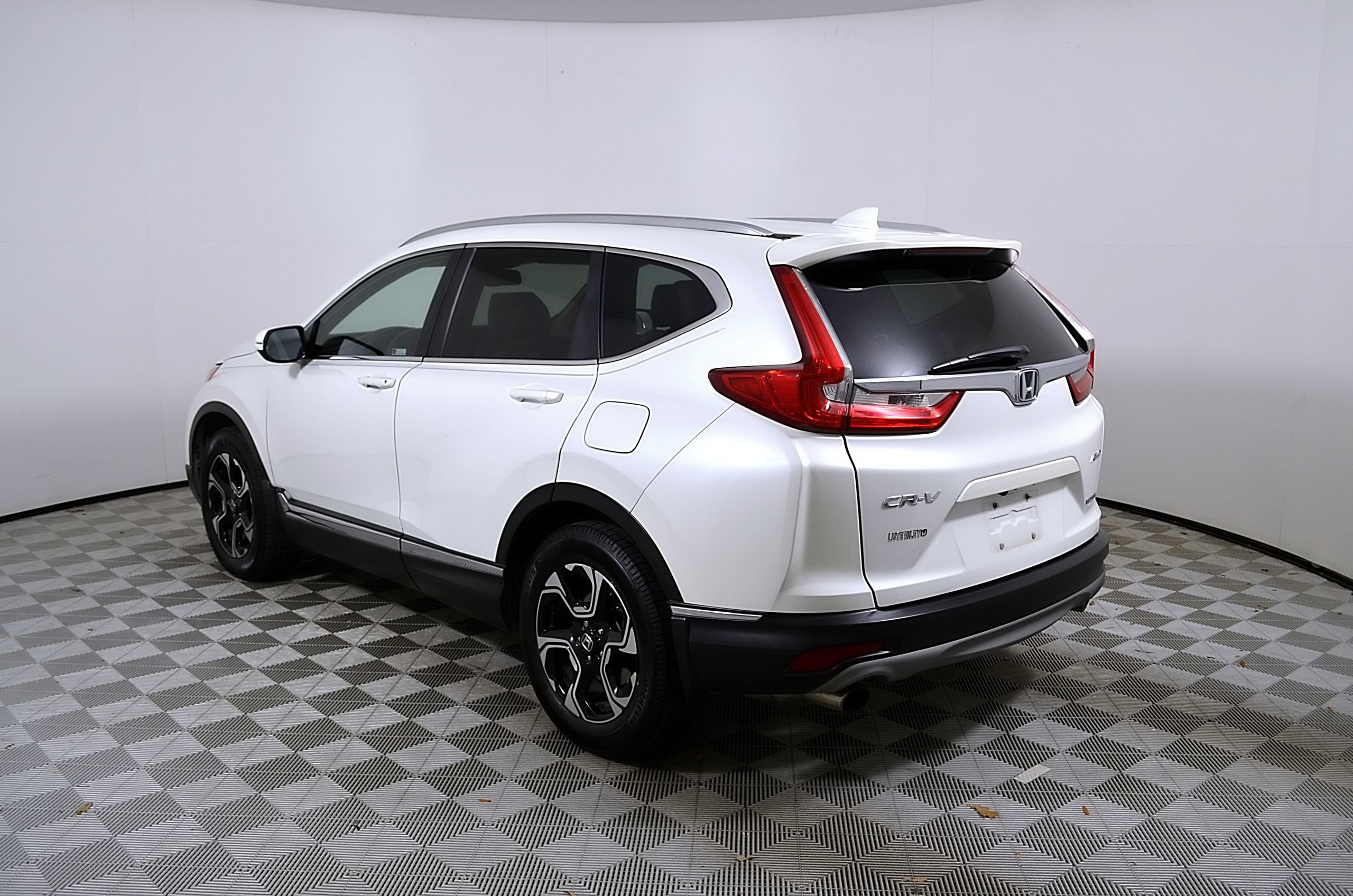 Used 2018 Honda CR-V Touring image 9