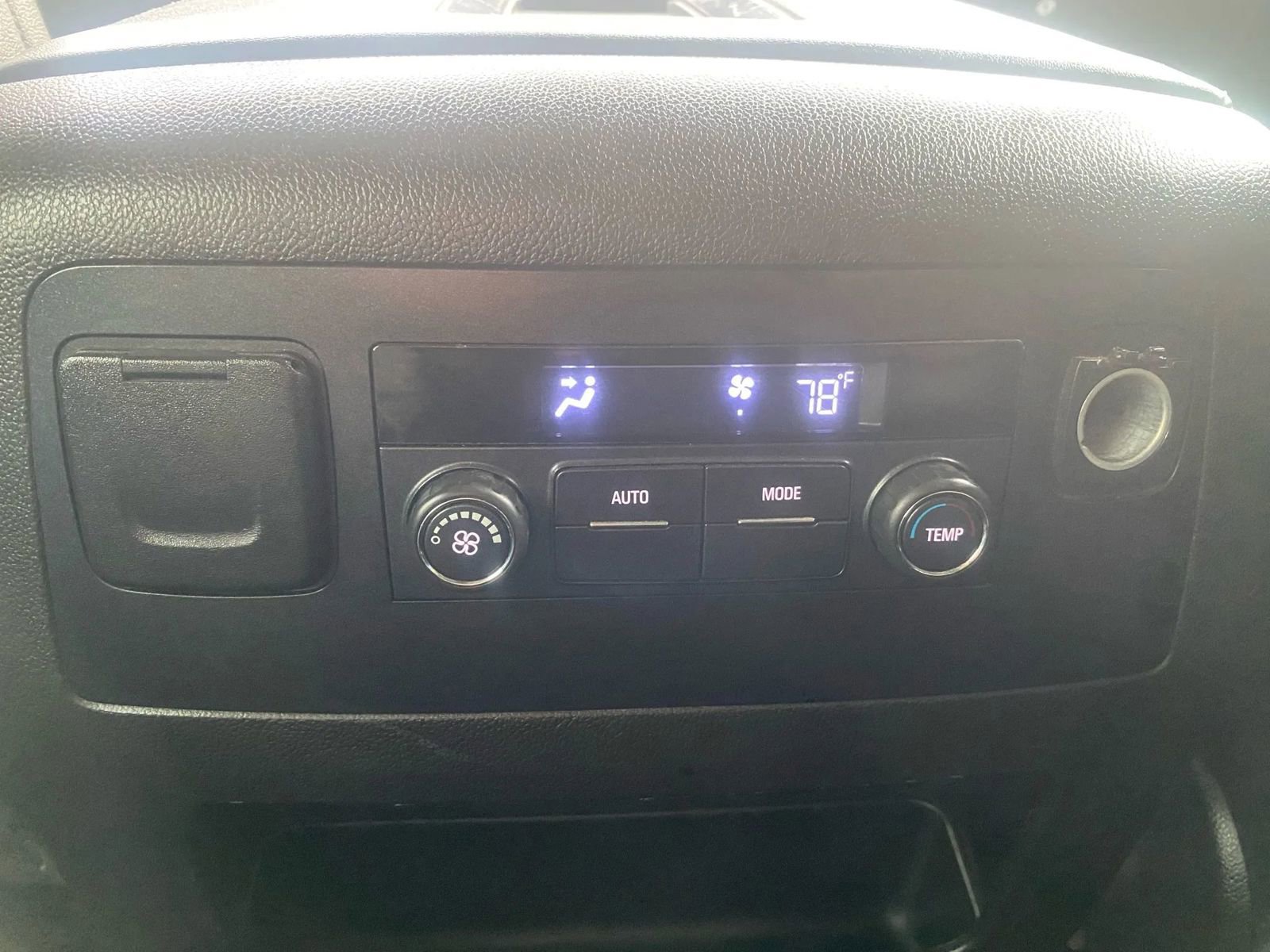 Used 2016 Chevrolet Tahoe LT image 30