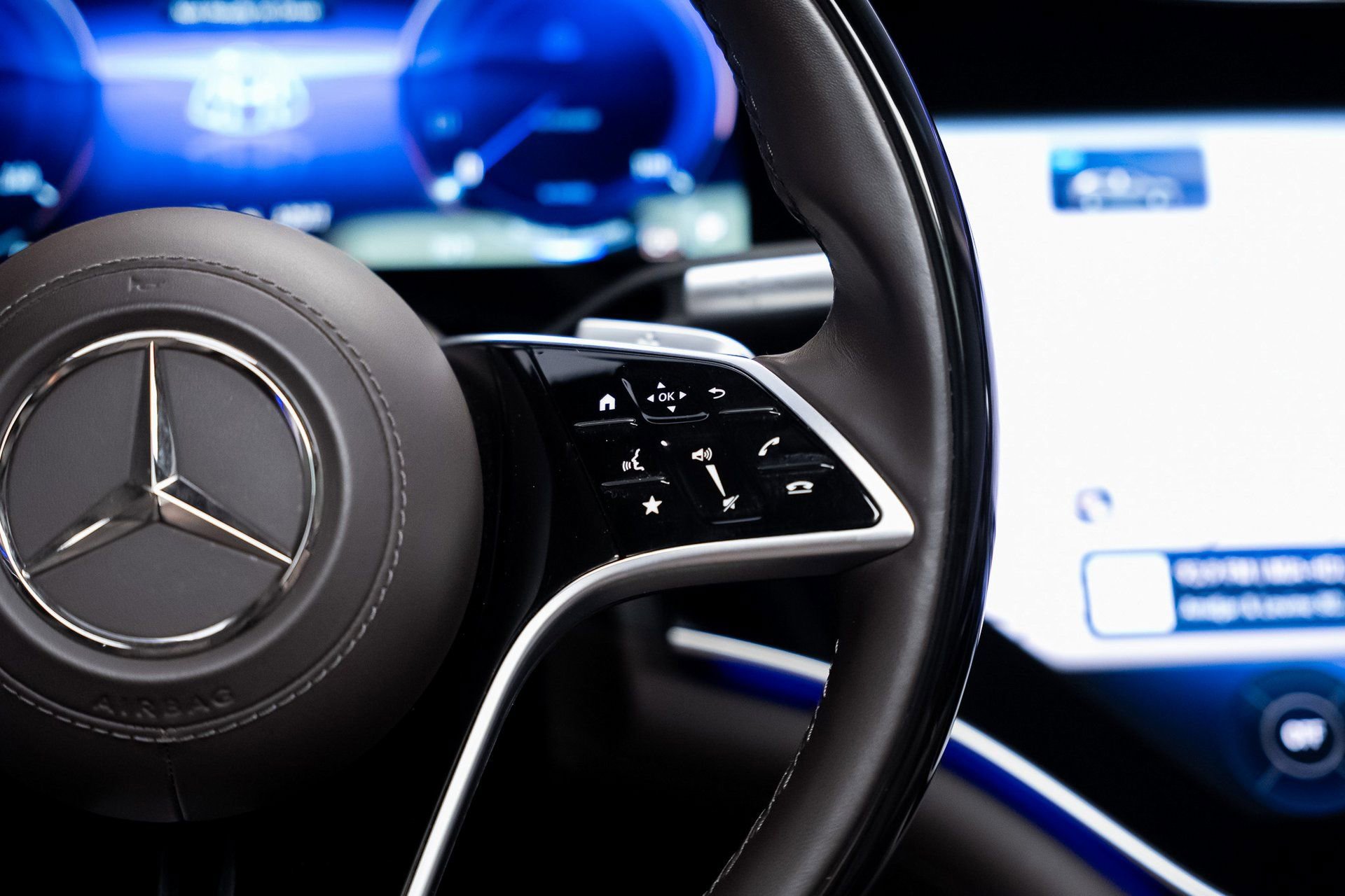 Used 2024 Mercedes-Benz Maybach EQS 680 4MATIC image 46