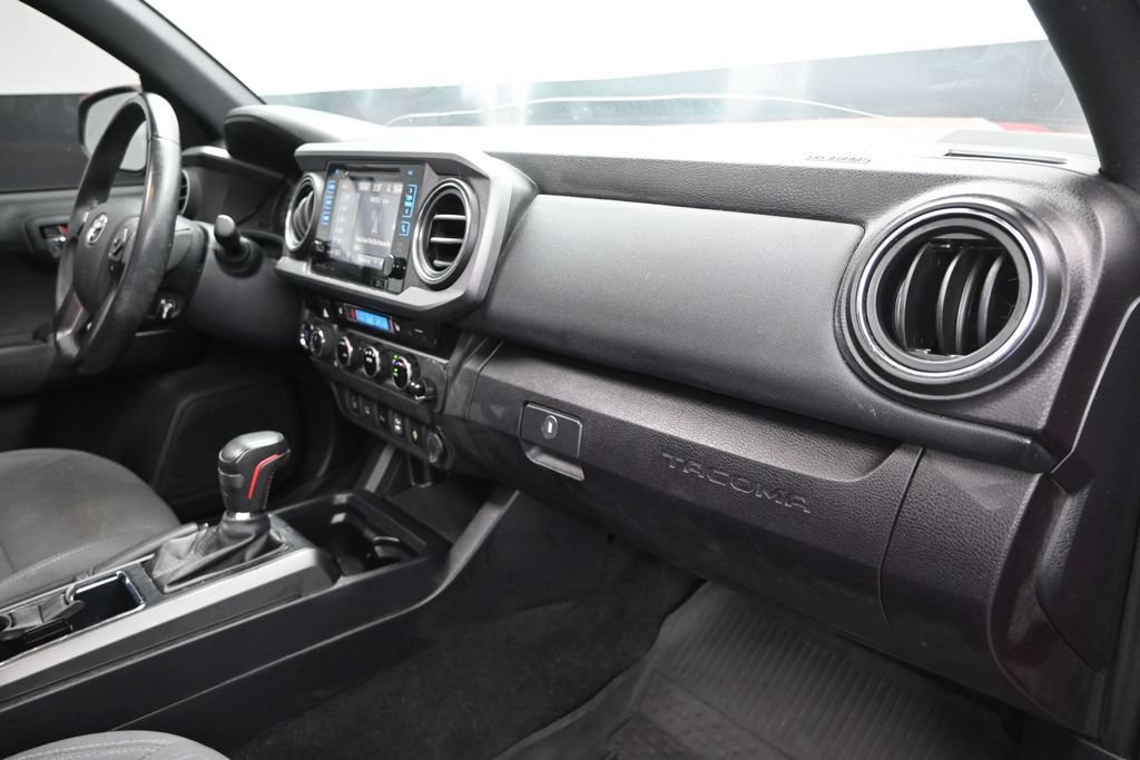 Used 2017 Toyota Tacoma TRD Sport w/ Premium & Technology Package AWD/4WD image 24
