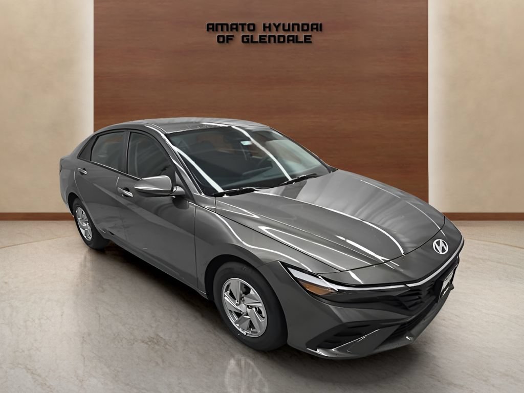 New 2026 Hyundai Elantra SE FWD image 9