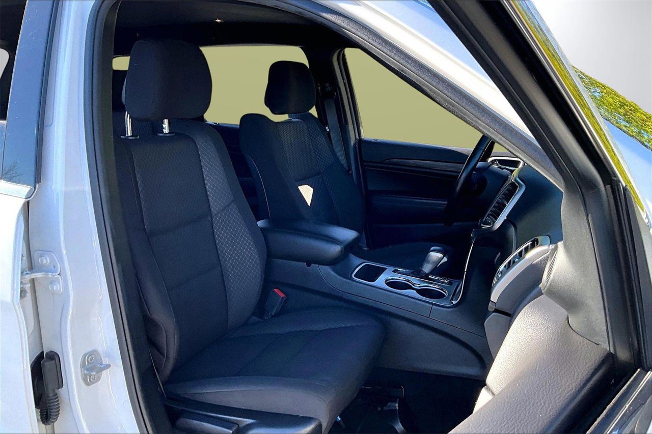 Certified 2021 Jeep Grand Cherokee Laredo image 22