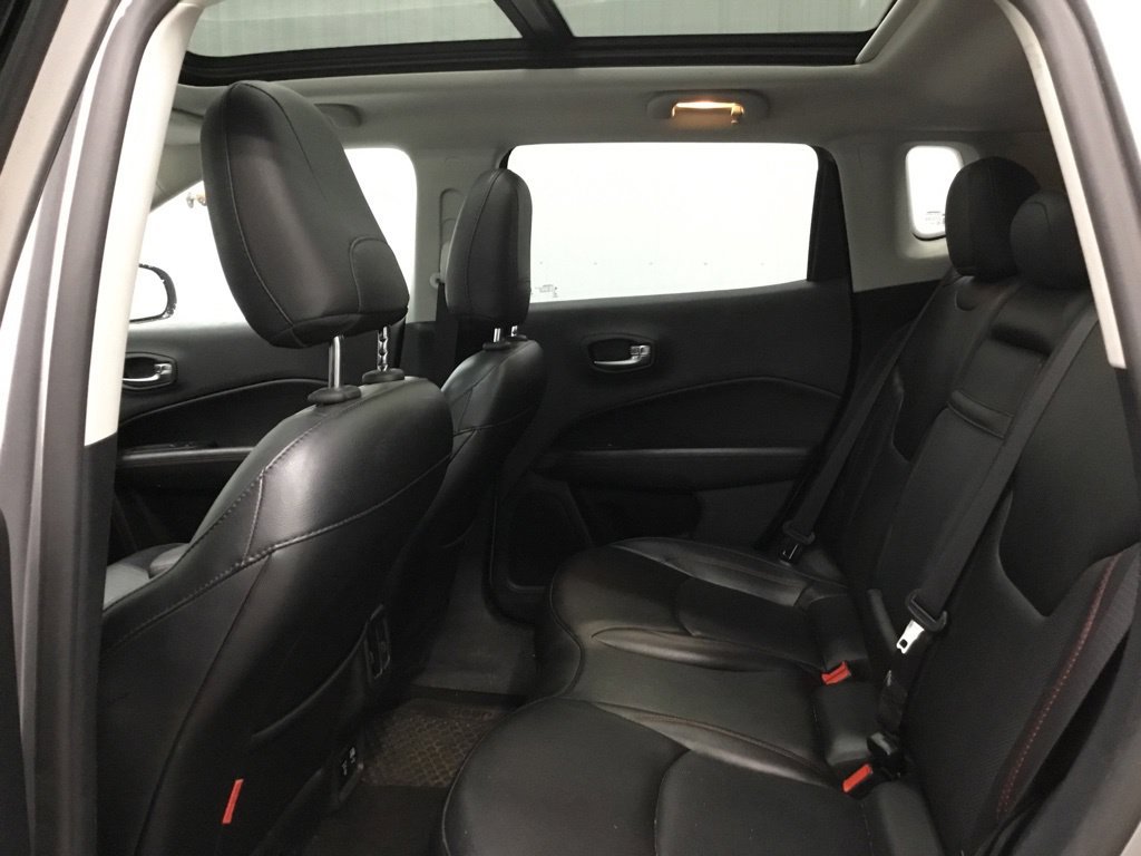 Used 2019 Jeep Compass Trailhawk w/ Leather Interior Group AWD/4WD image 11