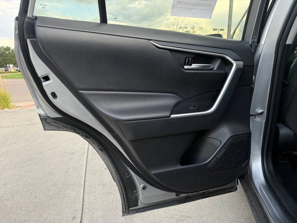 Used 2025 Toyota RAV4 XLE AWD/4WD image 21