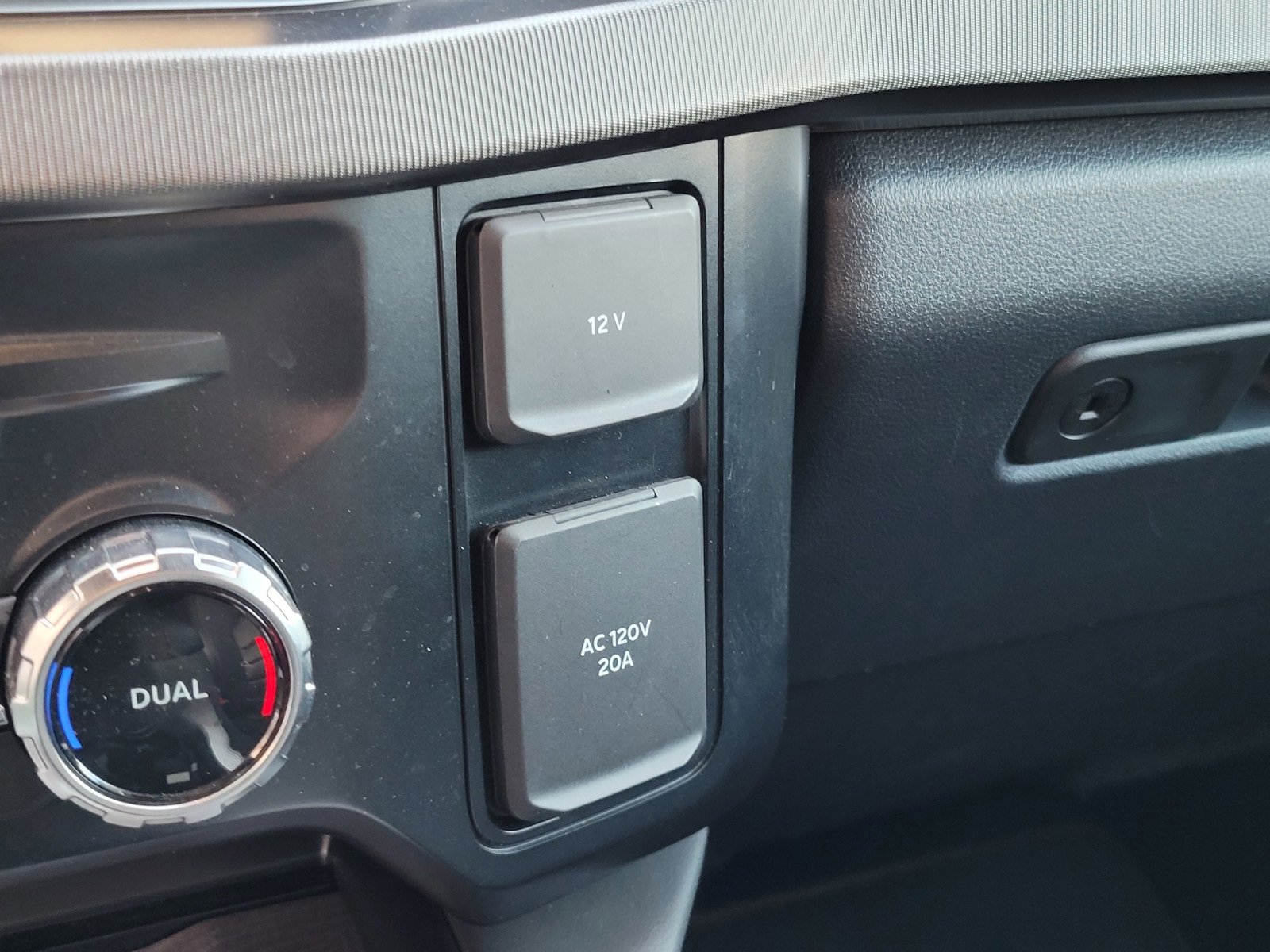 Certified 2023 Ford F250 Platinum image 24