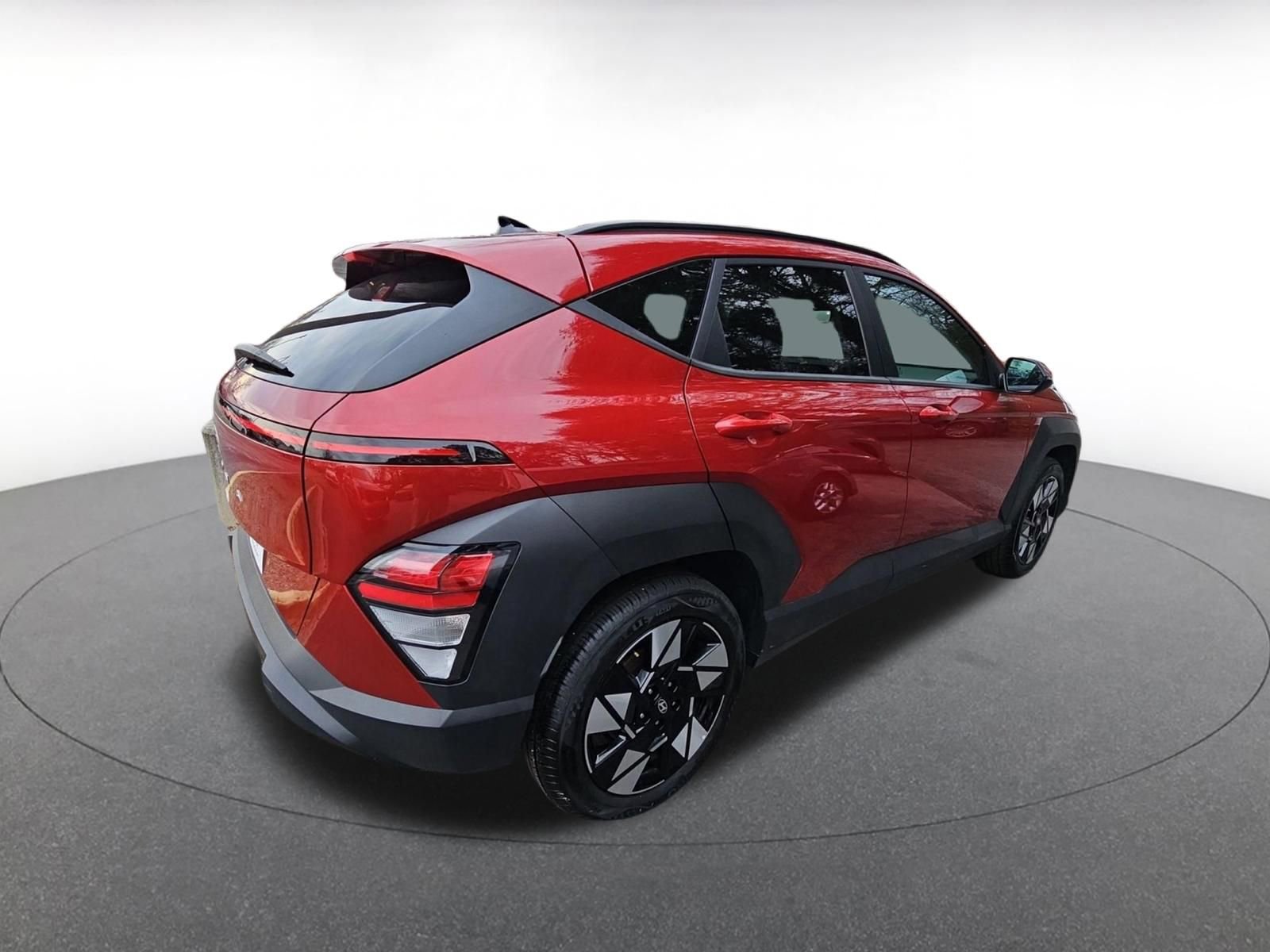 Used 2025 Hyundai Kona SEL image 8