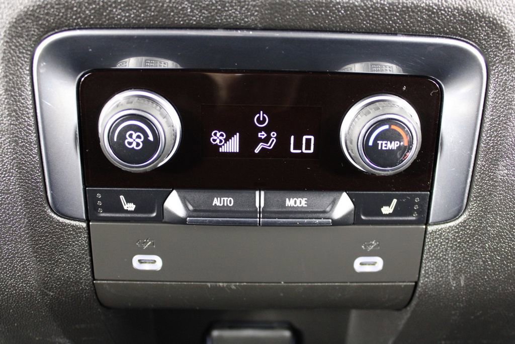 Used 2023 Chevrolet Suburban LT w/ Luxury Package AWD/4WD image 39