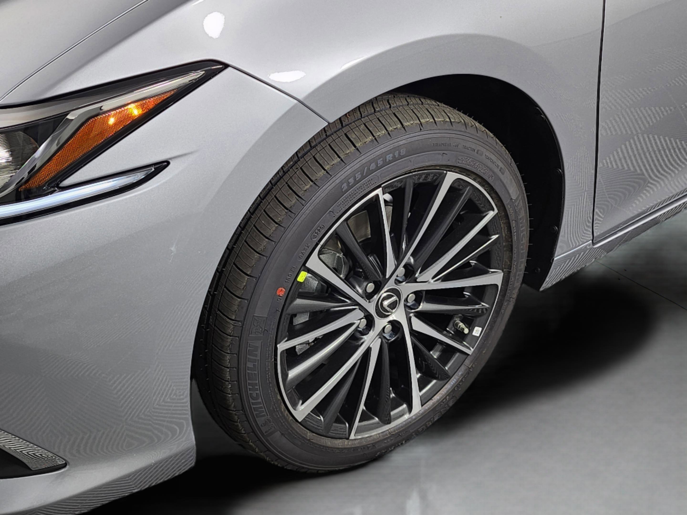 New 2025 Lexus ES 350 w/ Premium Package image 11