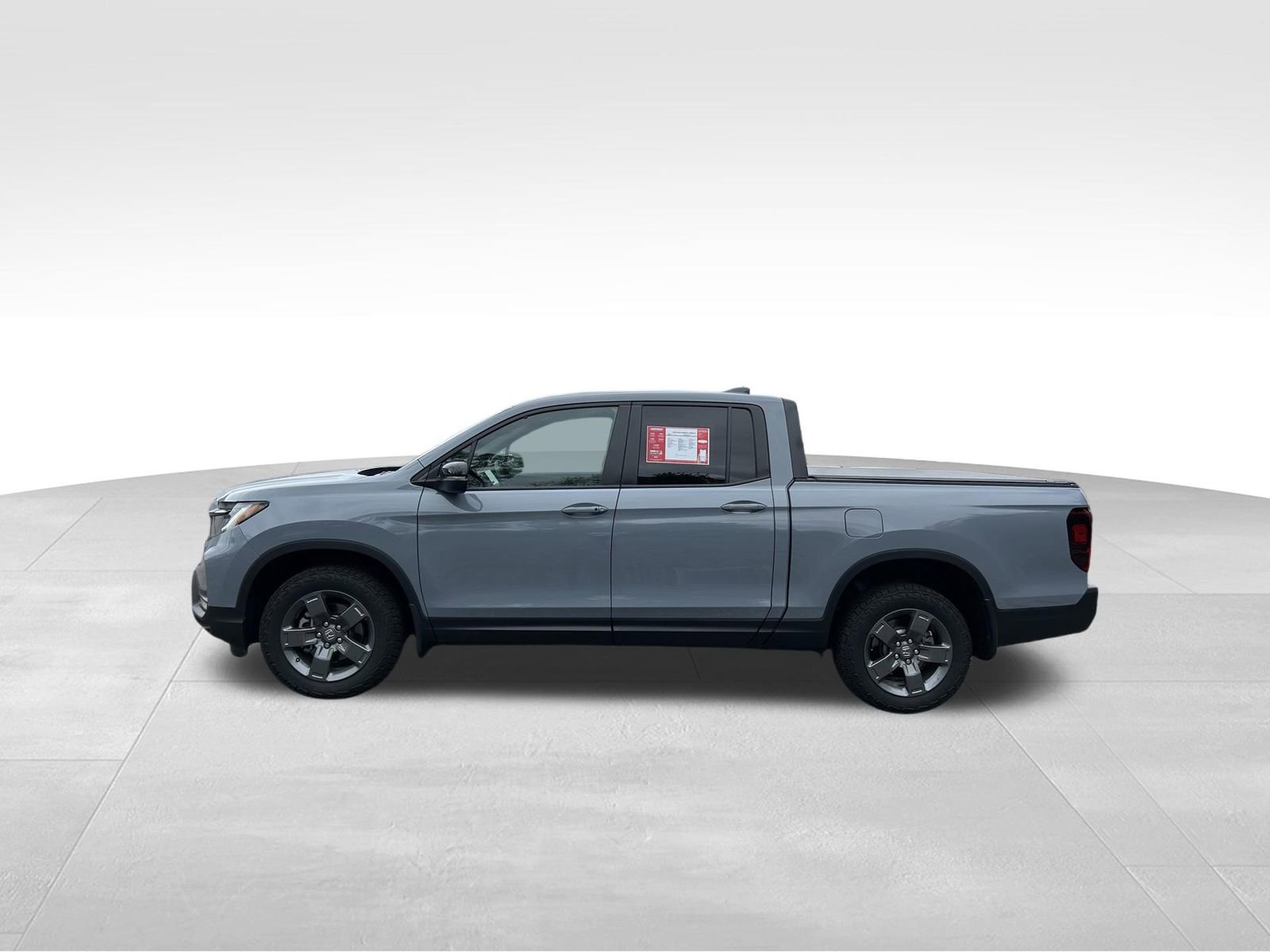 Used 2025 Honda Ridgeline TrailSport image 2