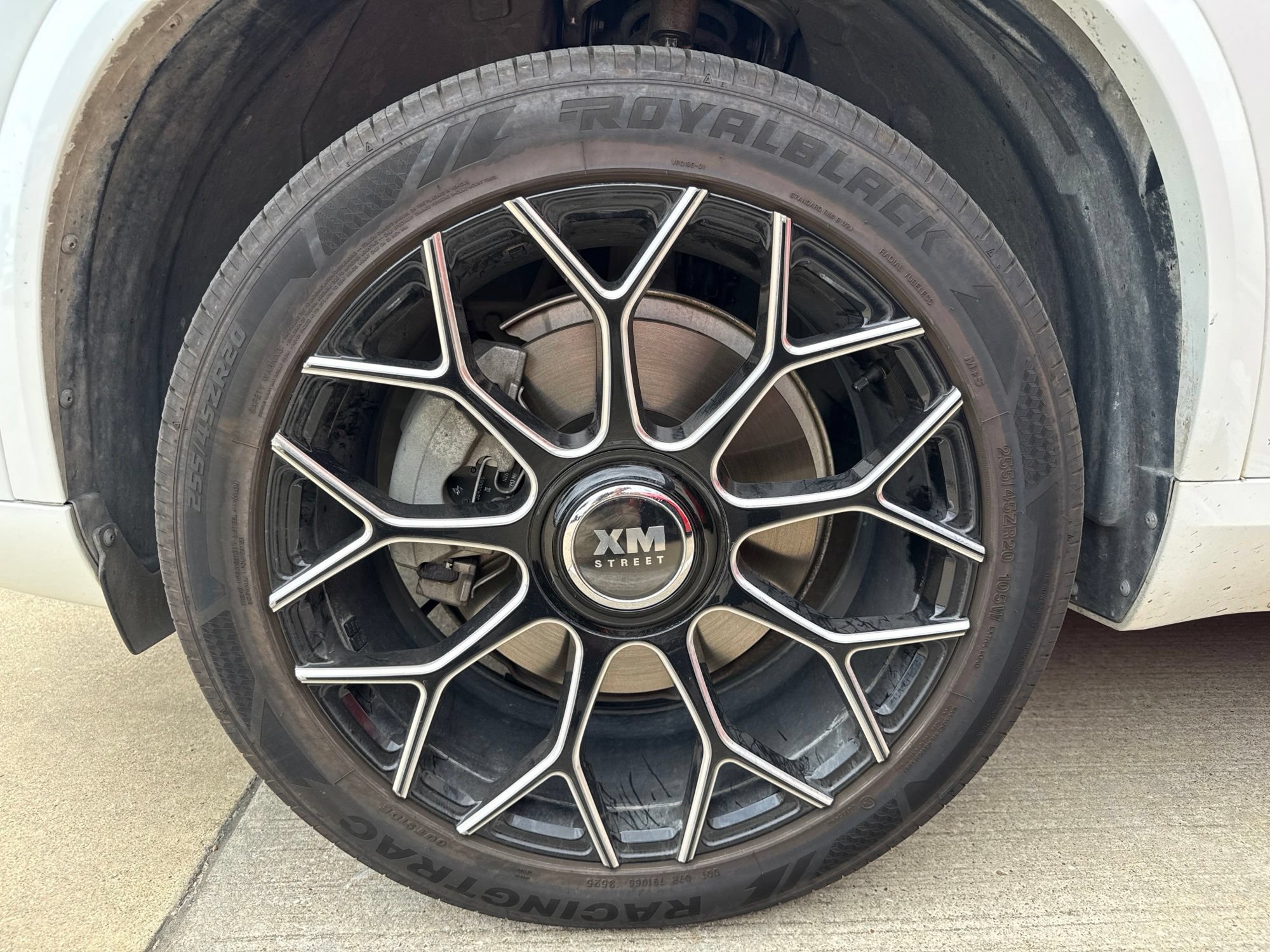 Used 2018 Volvo XC90 T5 R-Design w/ Convenience Package FWD image 24